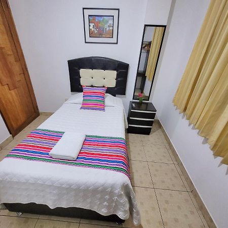 Hostal El Viajero En أويانتيتامْبو المظهر الخارجي الصورة