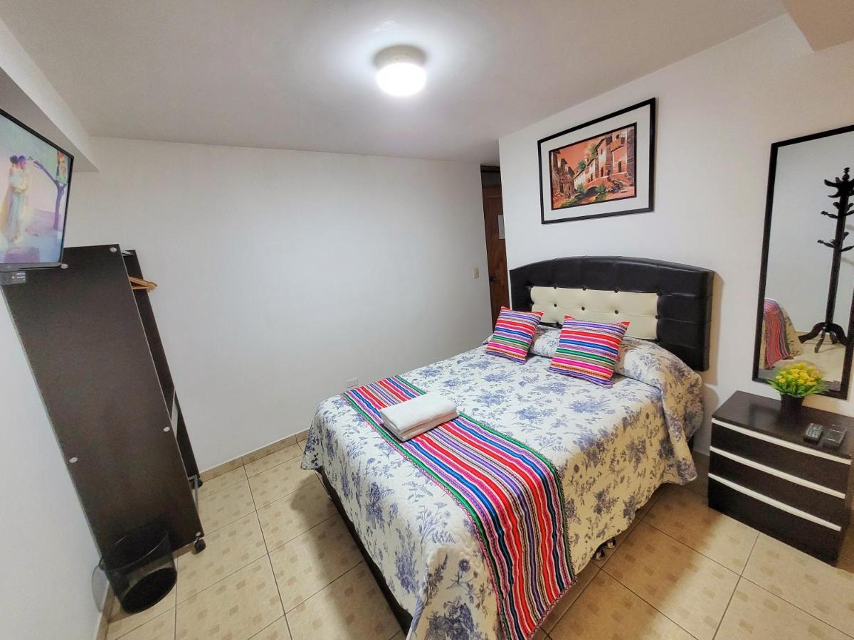 Hostal El Viajero En أويانتيتامْبو المظهر الخارجي الصورة